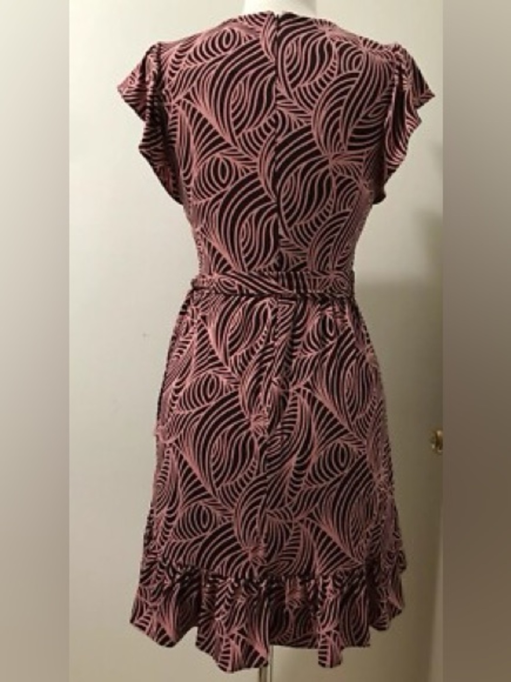 NWOT MICHAEL KORS Elegant Patterned Dress, Ruffles, Cap Sleeves w/Belt - Picture 10 of 10
